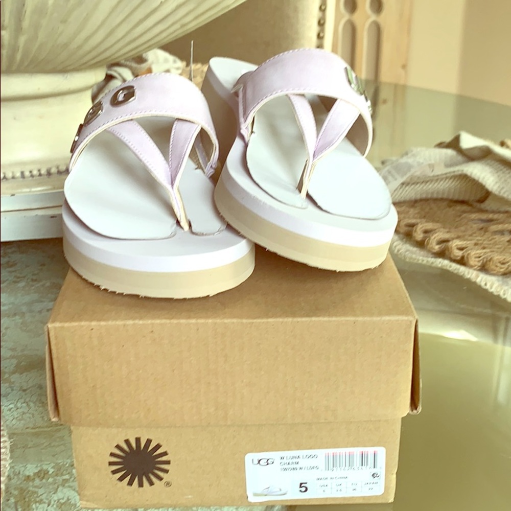 UGG LUNA LOGO CHARM WEDGE